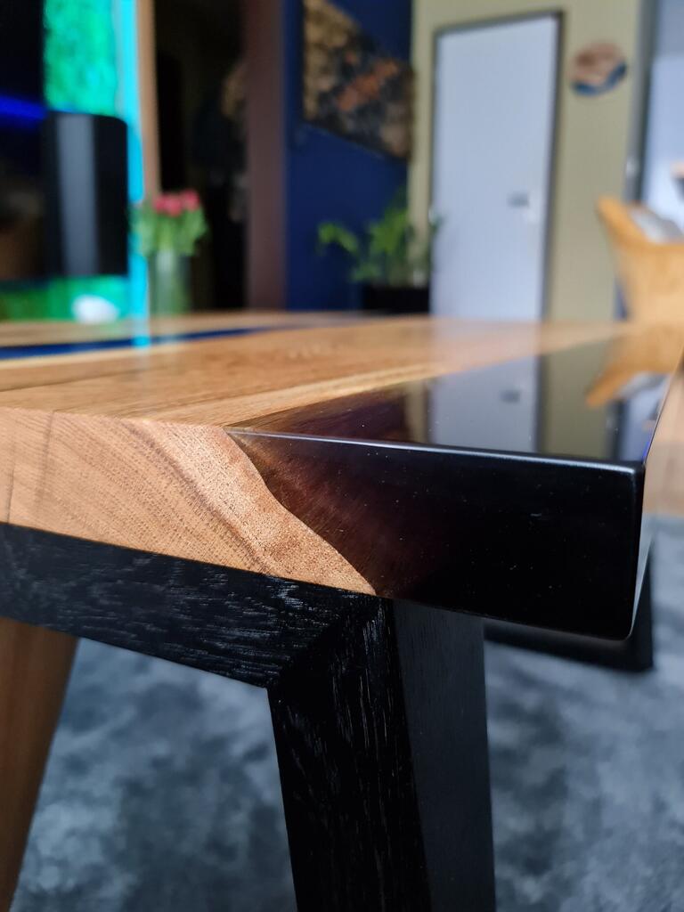 Drevo detail stoly