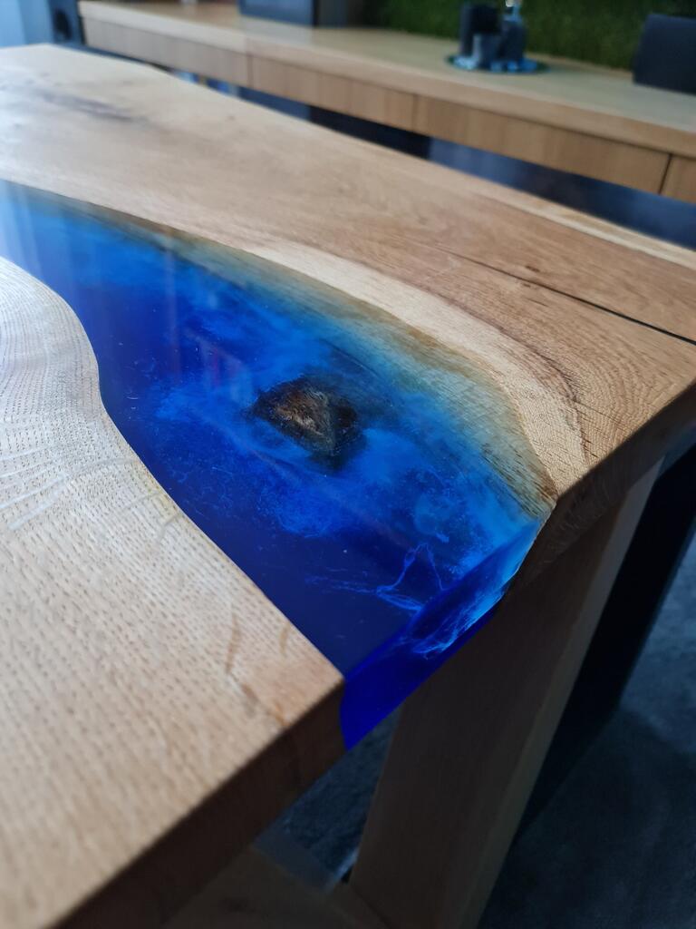 Drevo detail stoly